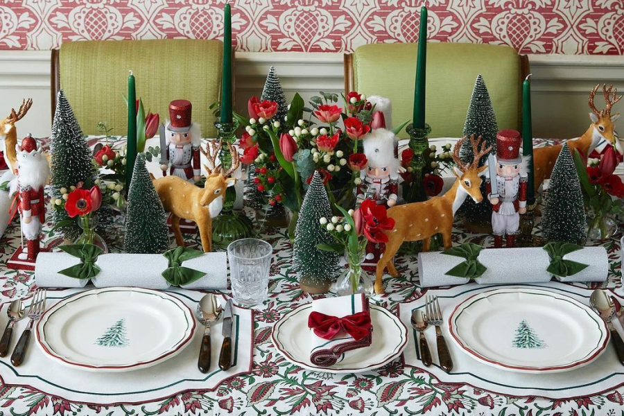 40 Beautiful Rustic Christmas Table Settings To Bring More Warmth To The  Holidays